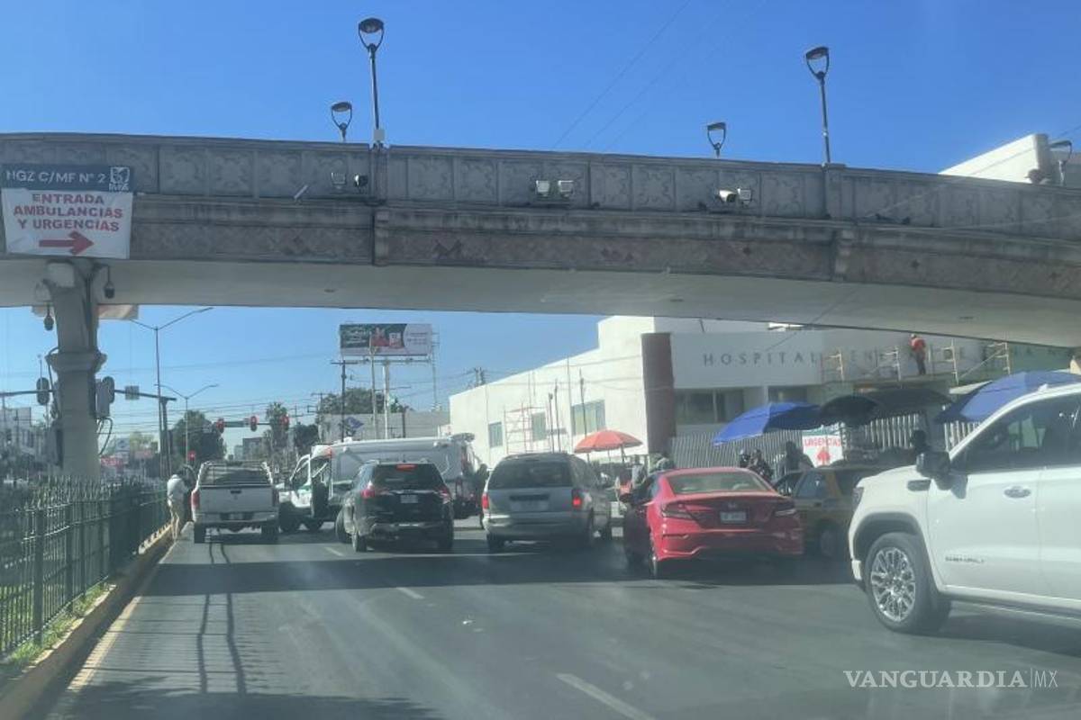 $!El accidente no dejó lesionados, pero evidenció la falta de señalización en la zona hospitalaria del bulevar Venustiano Carranza.