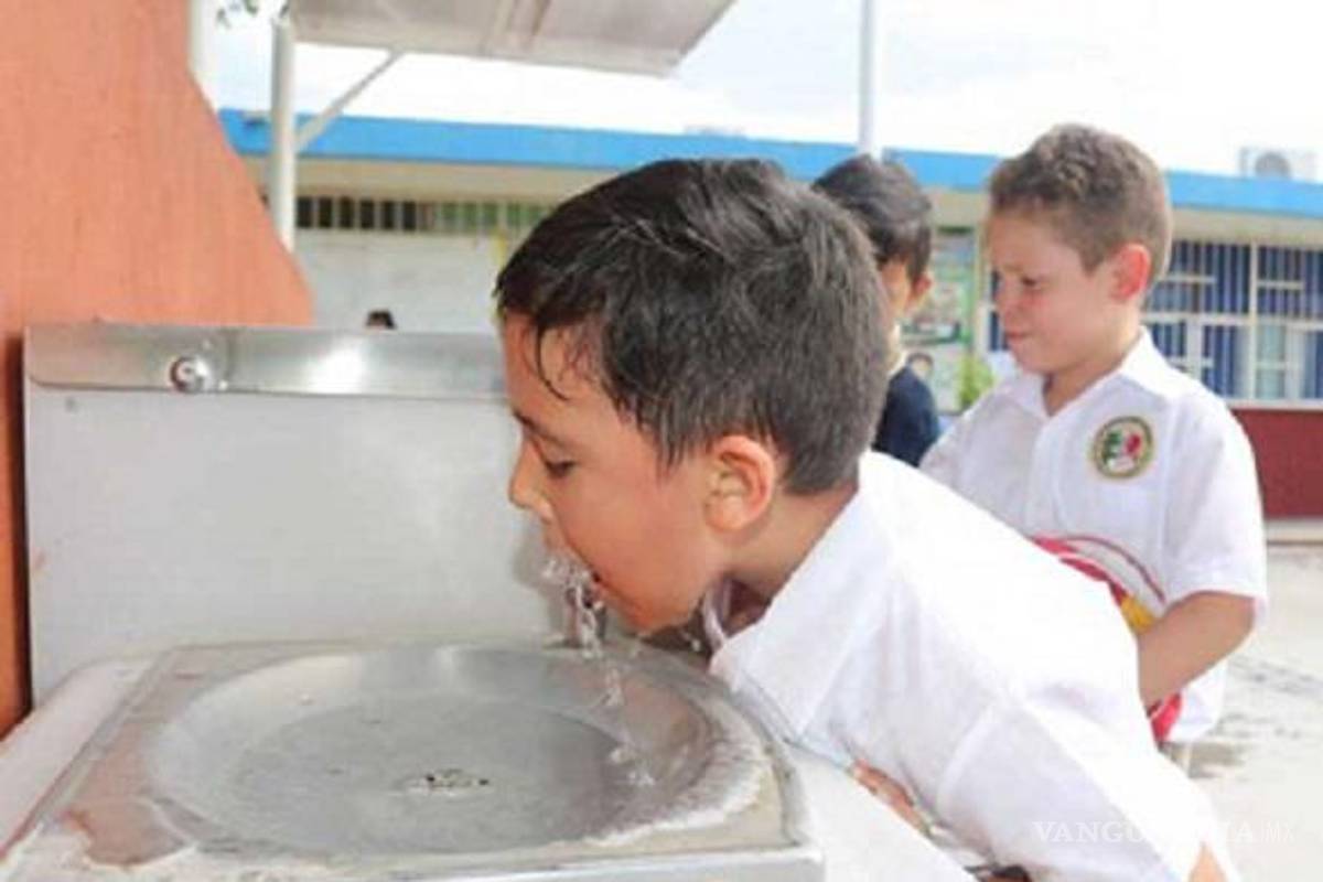 CAMS impulsa proyectos sociales en escuelas; entrega equipo para mejorar acceso al agua