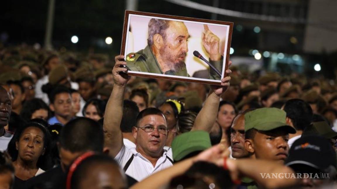 Miles de personas despiden a Fidel Castro en La Habana