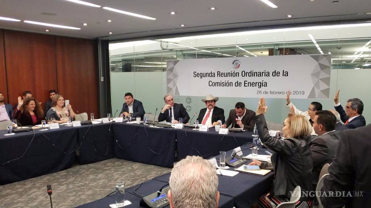 Aprueban en comisión del Senado a candidatos para la CRE, pese a reclamos de la oposición