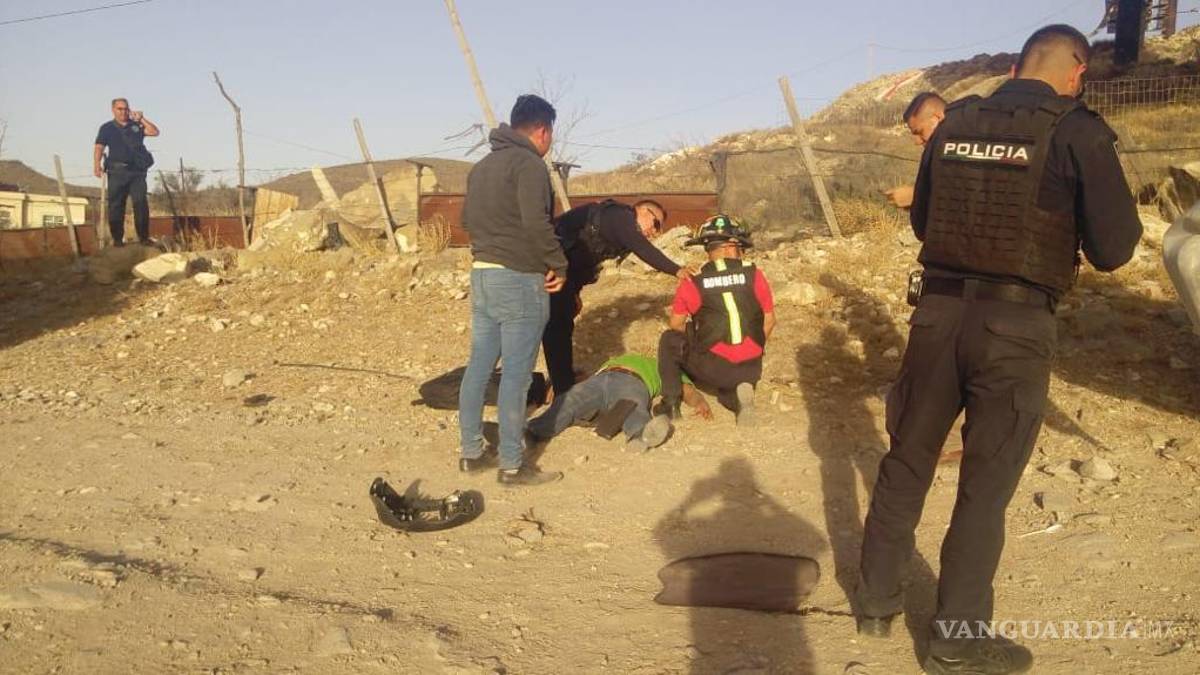 Regios protagonizan volcadura en los límites de Saltillo y Ramos Arizpe