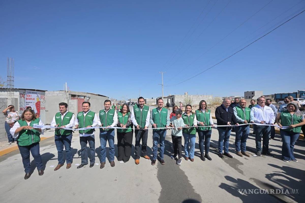 $!El alcalde Carlos Villarreal y el gobernador Manolo Jiménez Salinas encabezaron entregas y supervisiones de obra en distintos sectores de Monclova