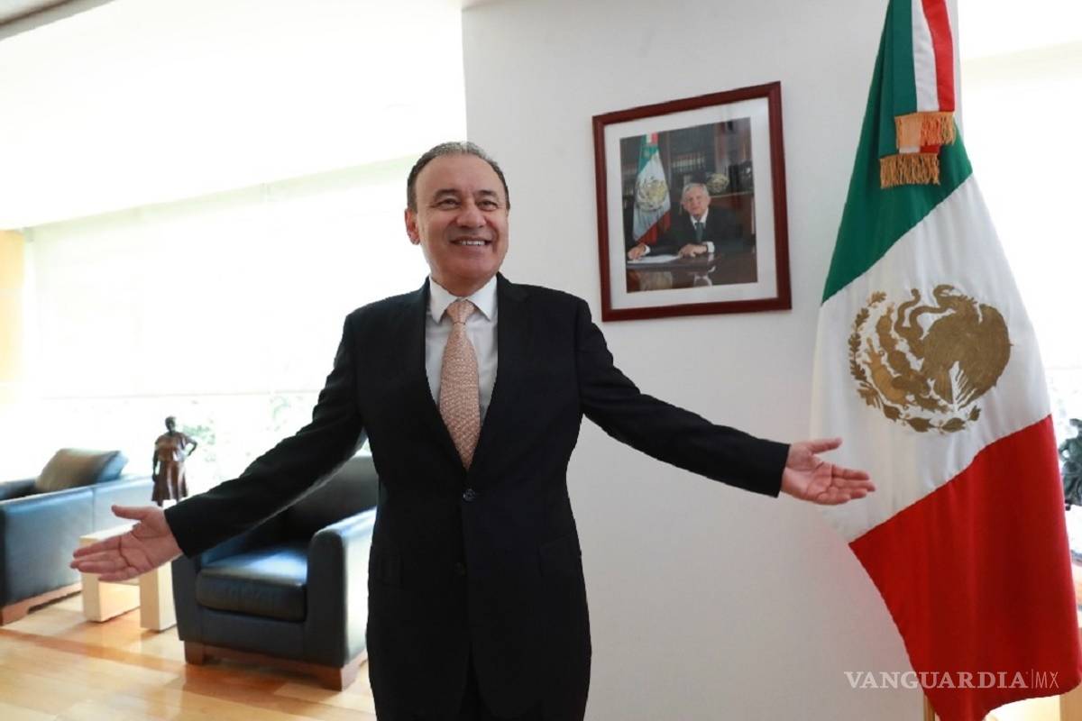 Loret de Mola revela 9 propiedades de la familia Durazo, por 214 mdp