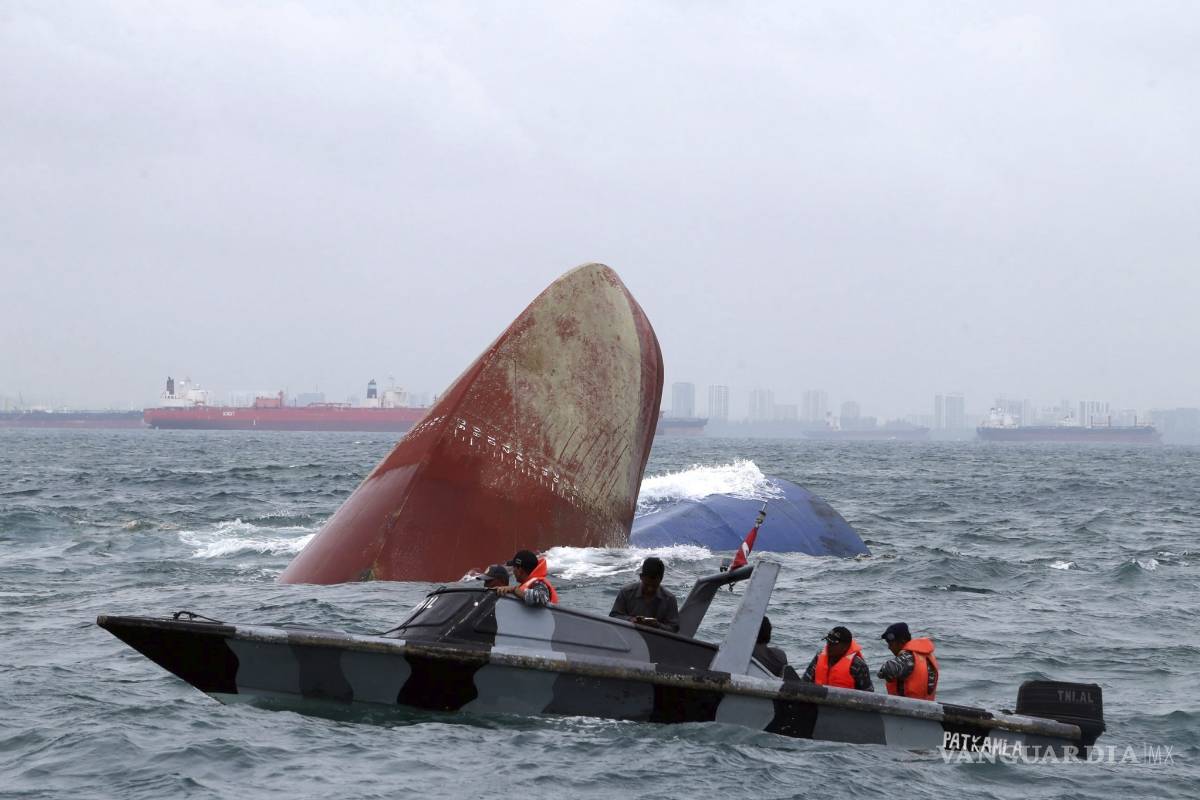 Indonesia busca barco desaparecido con más de 100 pasajeros
