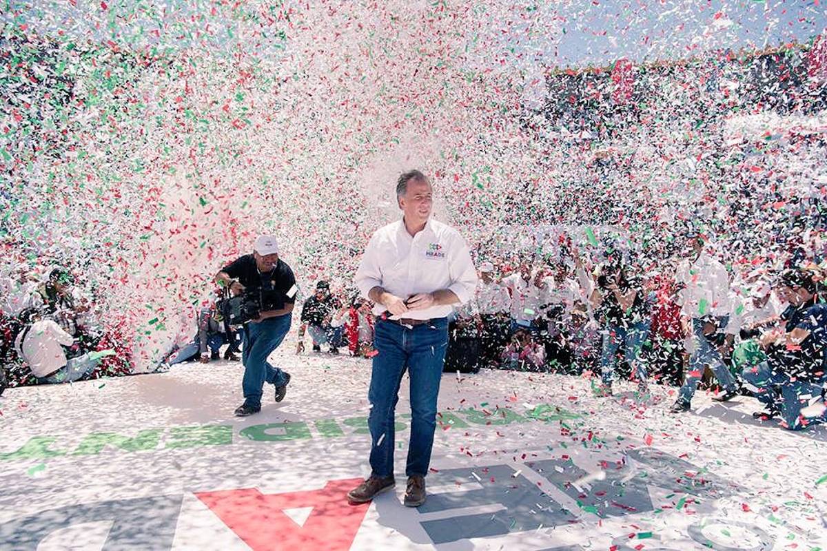 Meade: Maestros que caminan en la calle son los que apoyan a AMLO