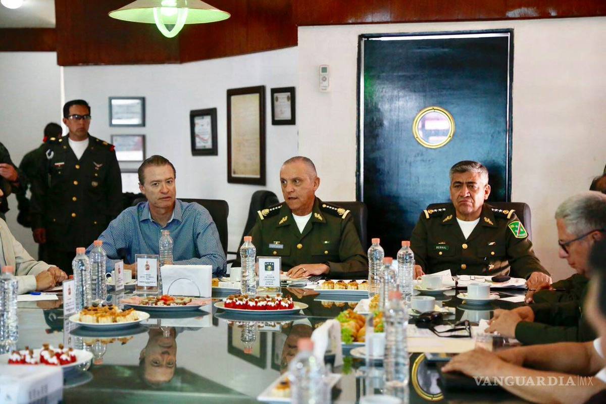 Evalúa Salvador Cienfuegos seguridad en Sinaloa