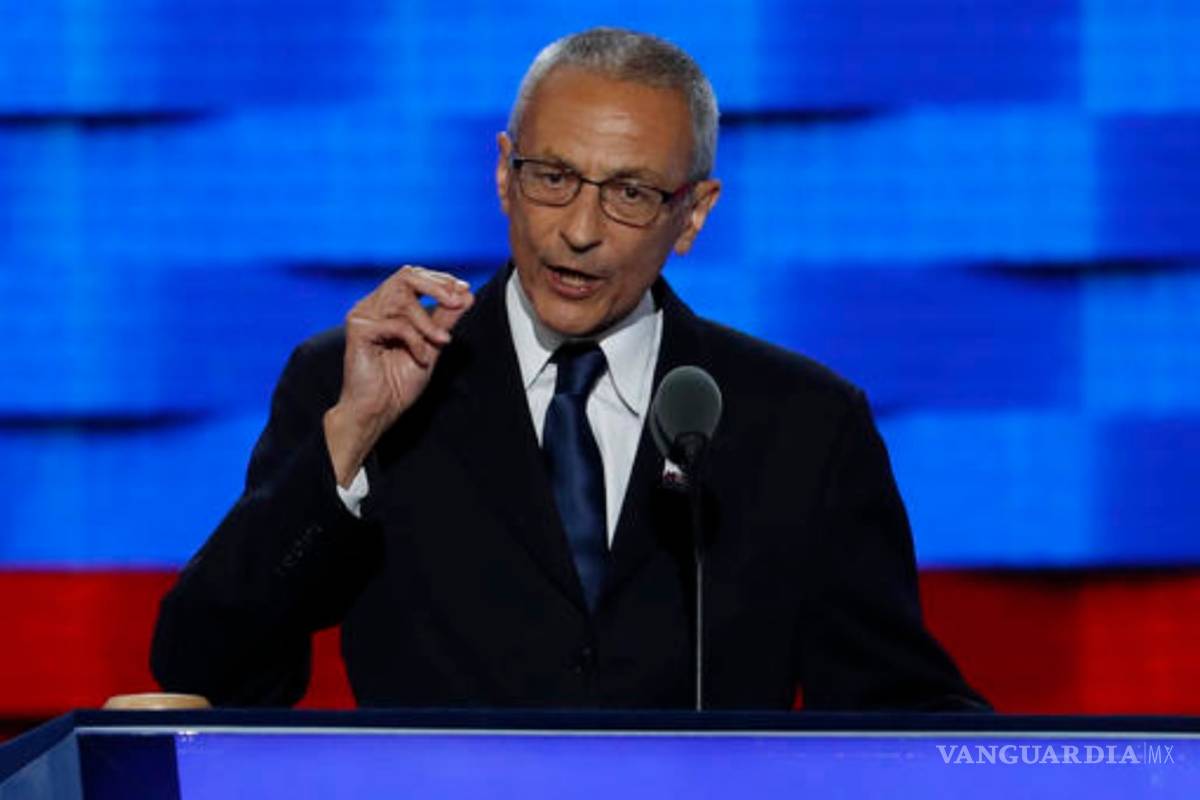 Jefe de campaña Clinton: Servicios secretos rusos hackearon mis mails