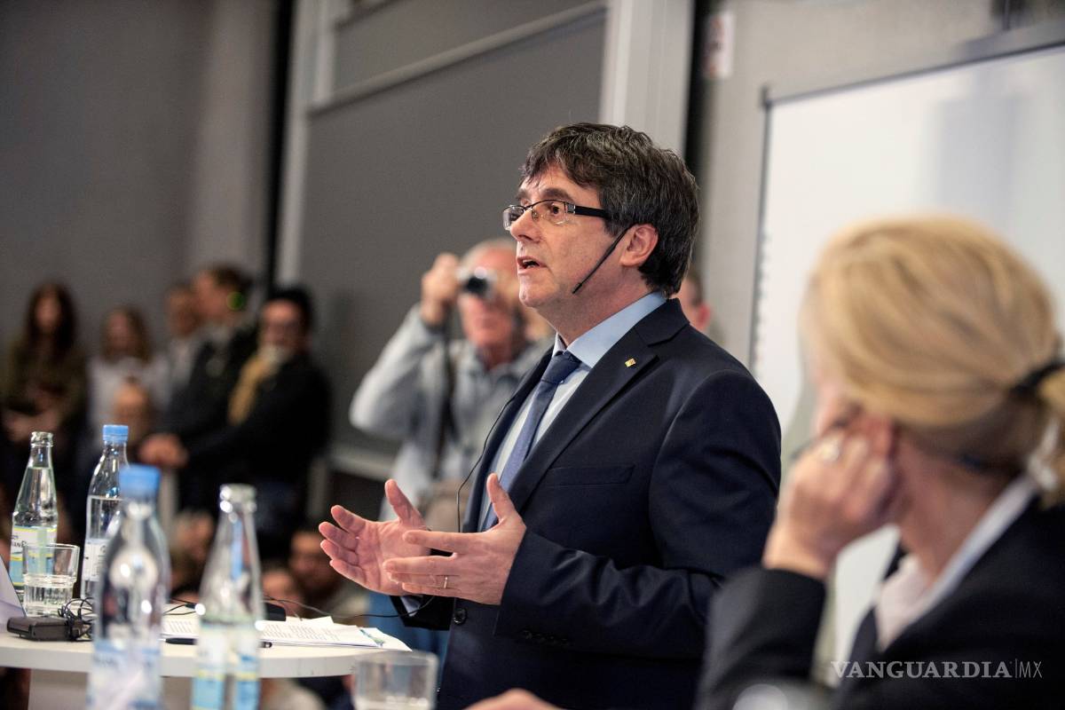 Puigdemont desafía al Estado español, es el único candidato a presidir Cataluña
