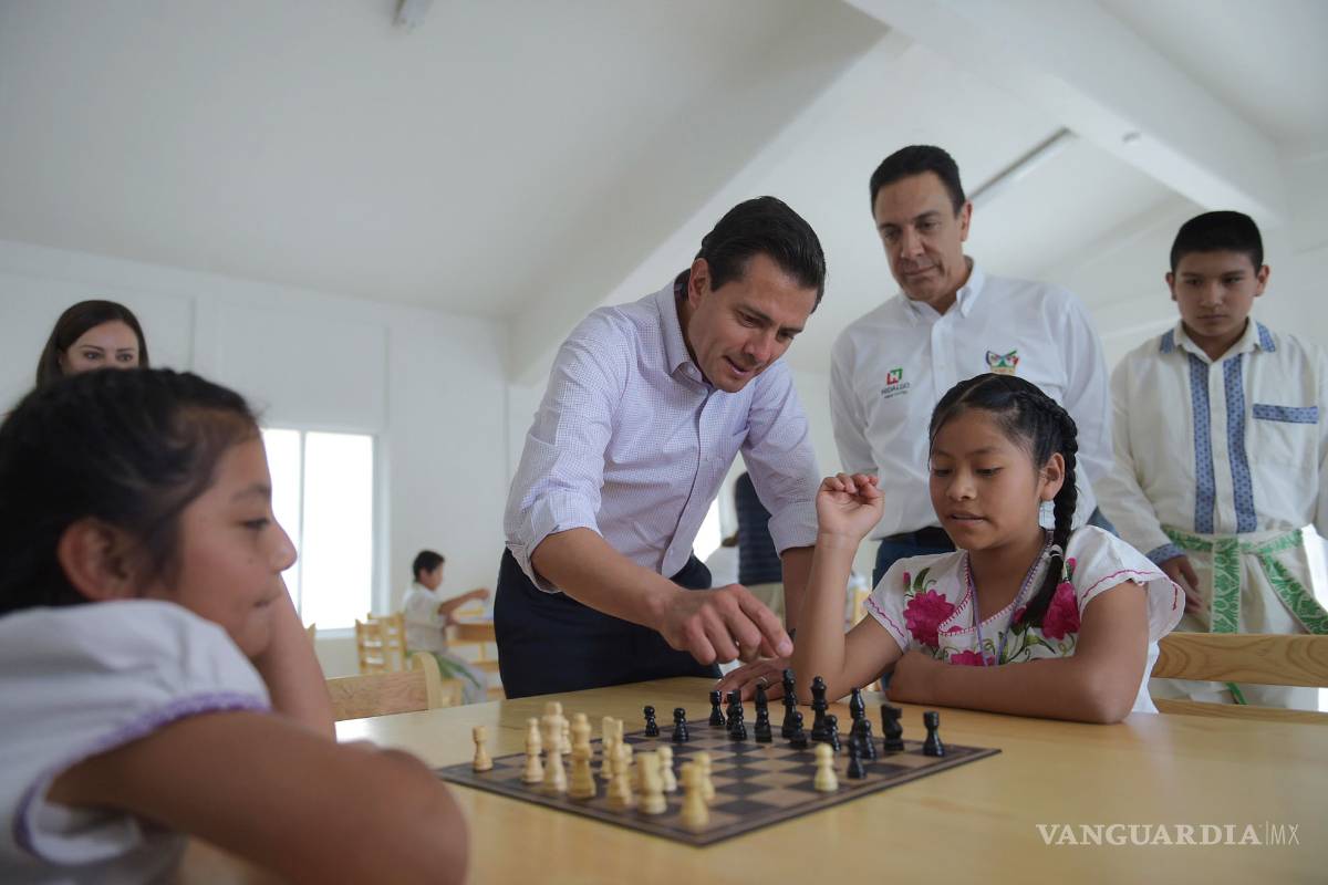 Defiende Mandatario la reforma educativa