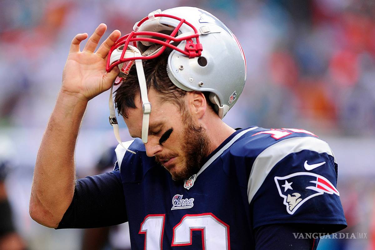 A Tom Brady no le afecta el nuevo casco que usará en la NFL