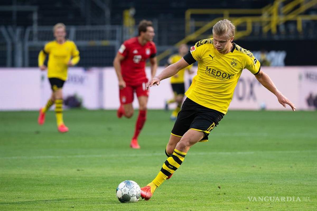 Haaland se lesionó en el partido contra el Bayern...tras golpearse con el árbitro