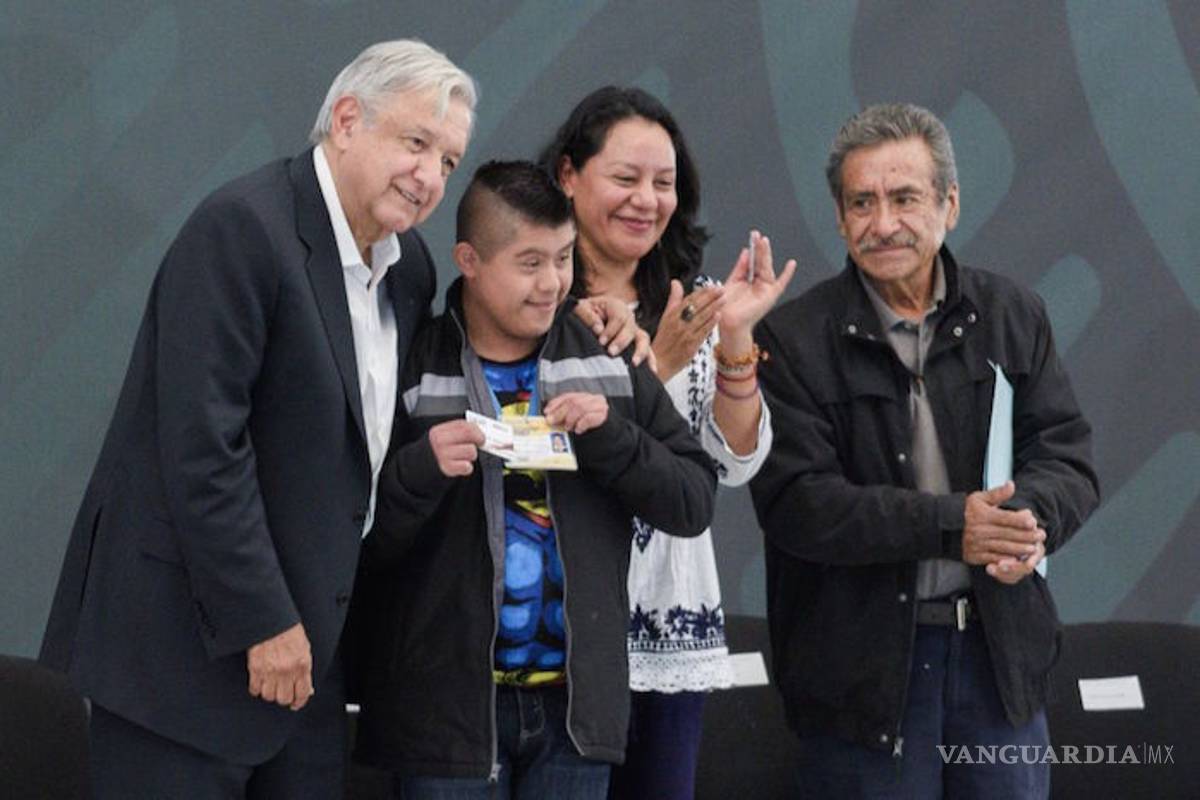 17 programas de AMLO fallan en normas y metas: Coneval