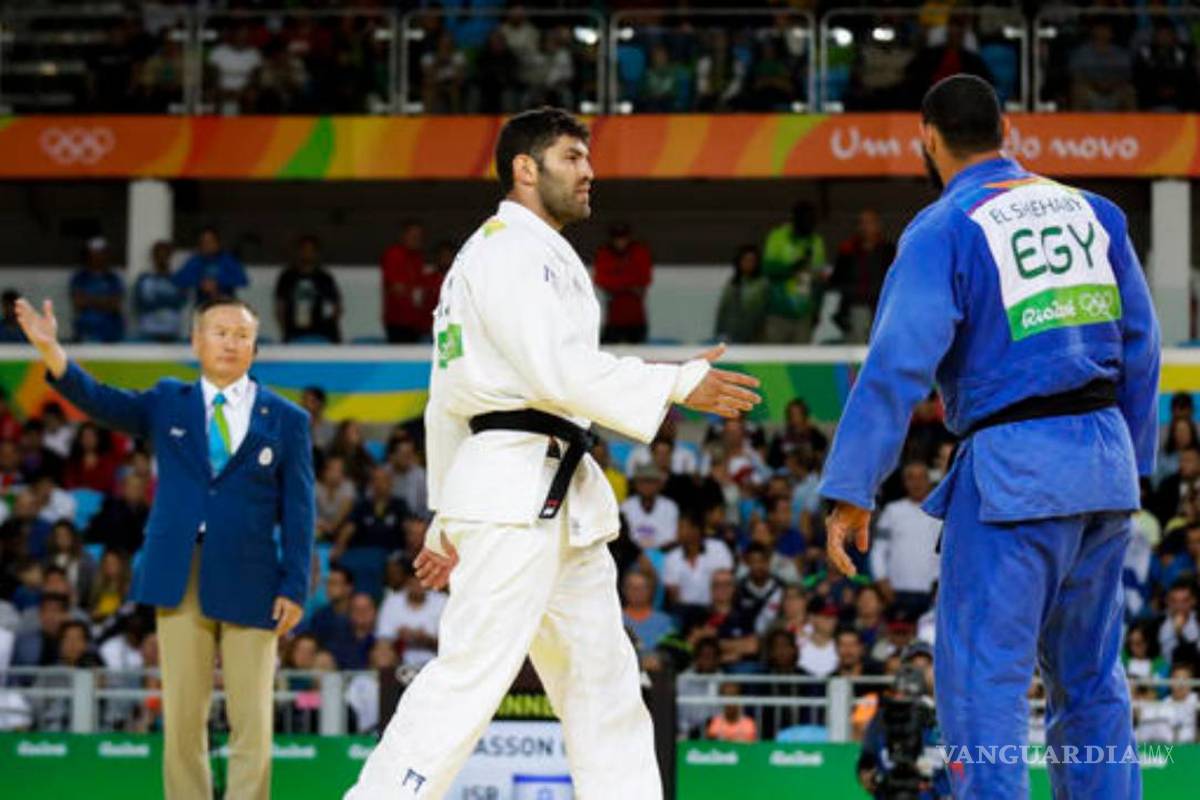 Judoca egipcio se niega a estrechar la mano de rival israelí