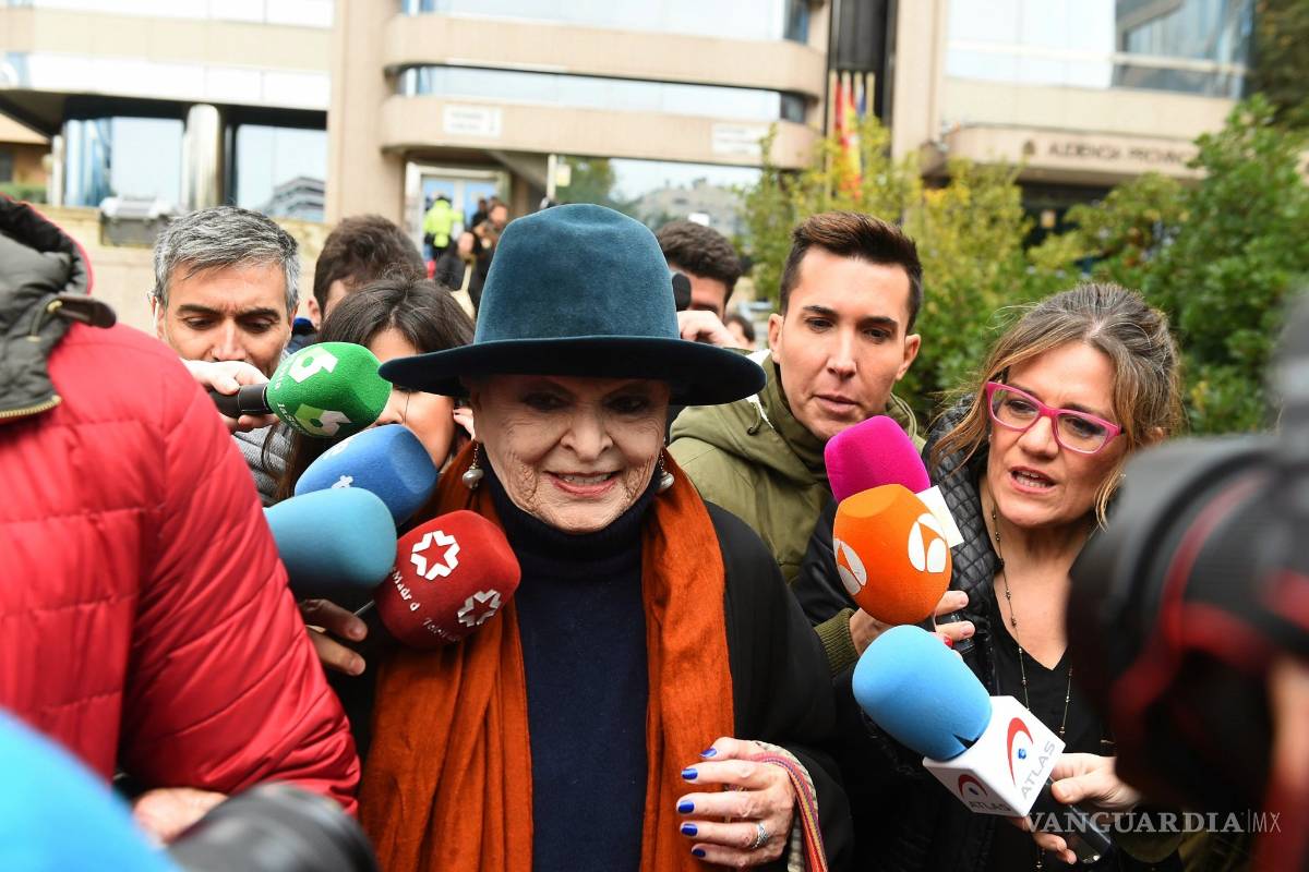 Citan a Miguel Bosé en juicio contra su madre por apropiarse de un Picasso