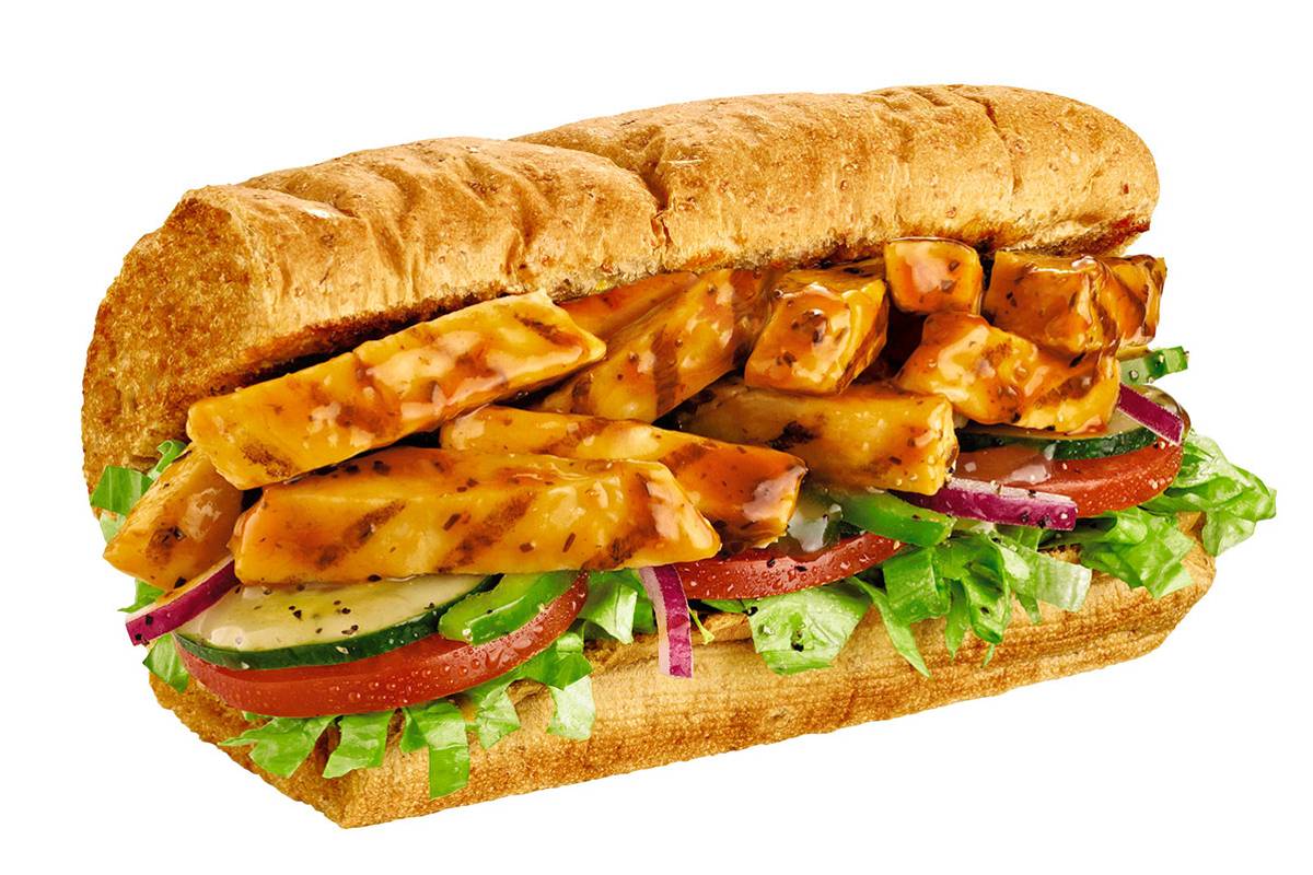 Sabe a pollo, pero no es de pollo, escándalo por la carne de los sandwiches de Subway