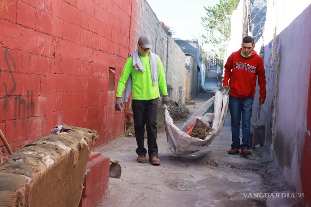 Saltillo refuerza limpieza en callejones de la colonia Hidalgo