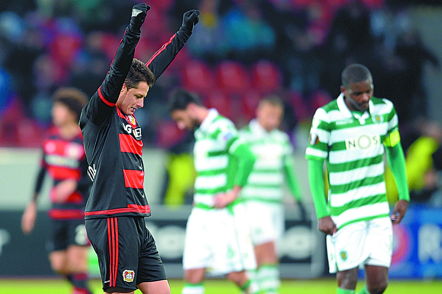 Javier Hernández influye en victoria