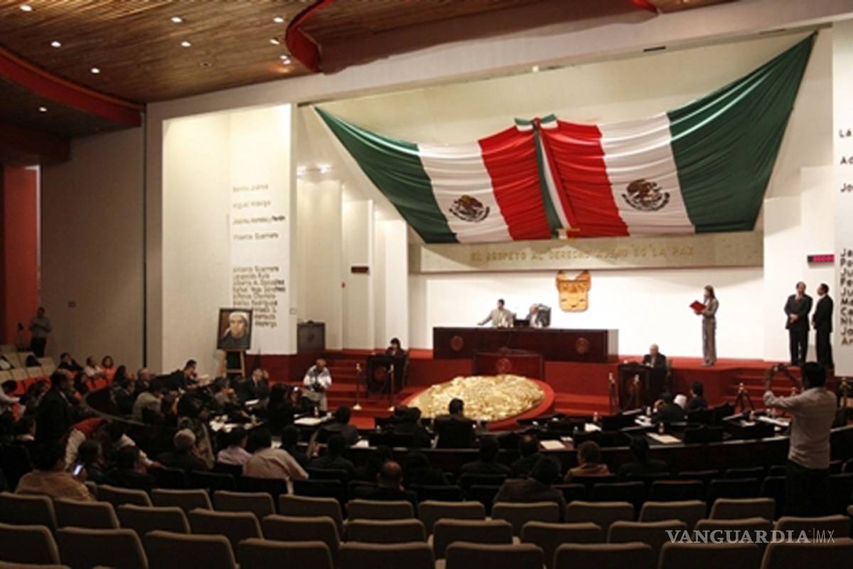 Se vacía Congreso de Hidalgo; 10 diputados van por alcaldías