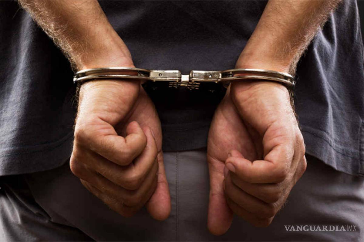 Extorsionó entrenador hasta a 100 menores, les pedía fotos íntimas