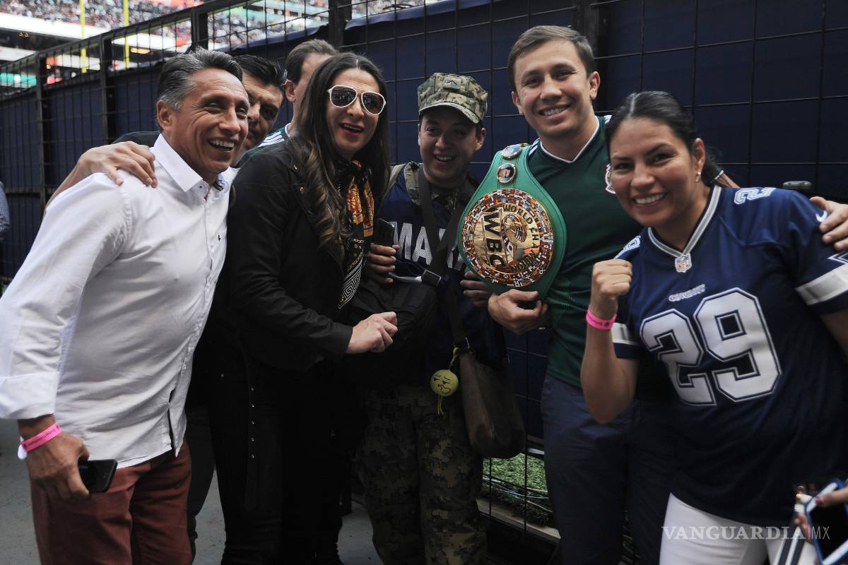 $!Perrita Frida presente en el juego de la NFL en México