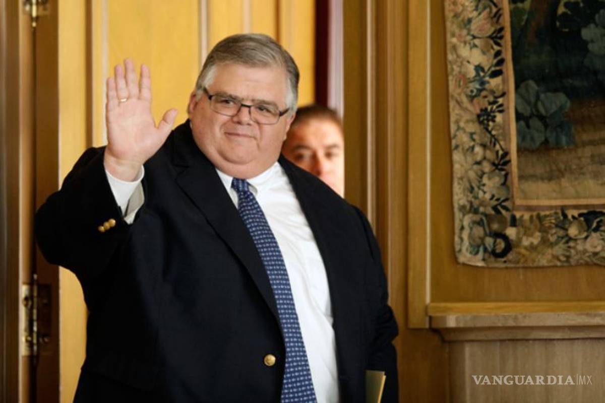 Acusa AMLO a Carstens de 'repartir dinero' al Congreso