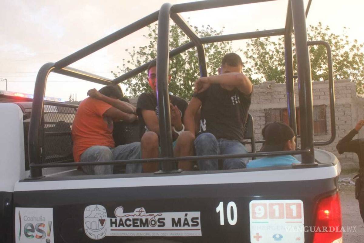 Detienen a 7 por 'pelear gallos' en Parras