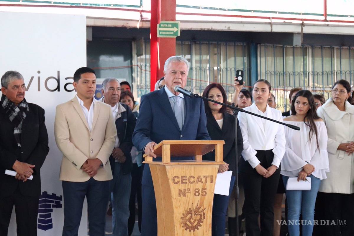 Dona Jorge Zermeño patrullas al CECATI No. 85 para clases de mecánica