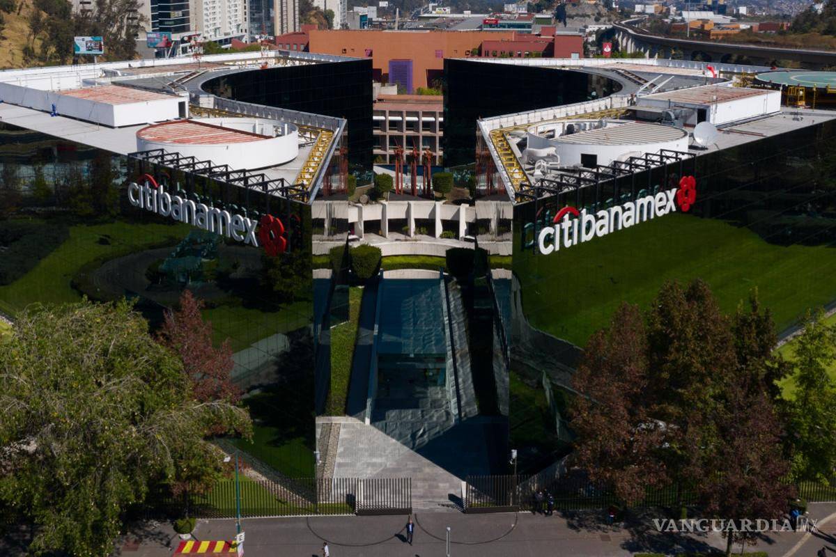 Banorte ‘se raja’, ya no comprará a Banamex; Carlos Slim sigue en la contienda