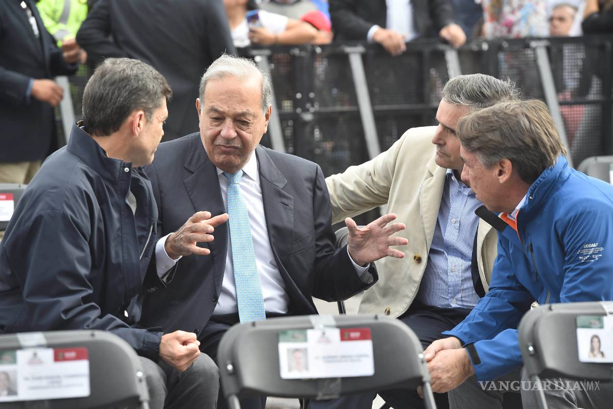 Emilio Azcárraga y Carlos Slim, entre los invitados al festejo de AMLO