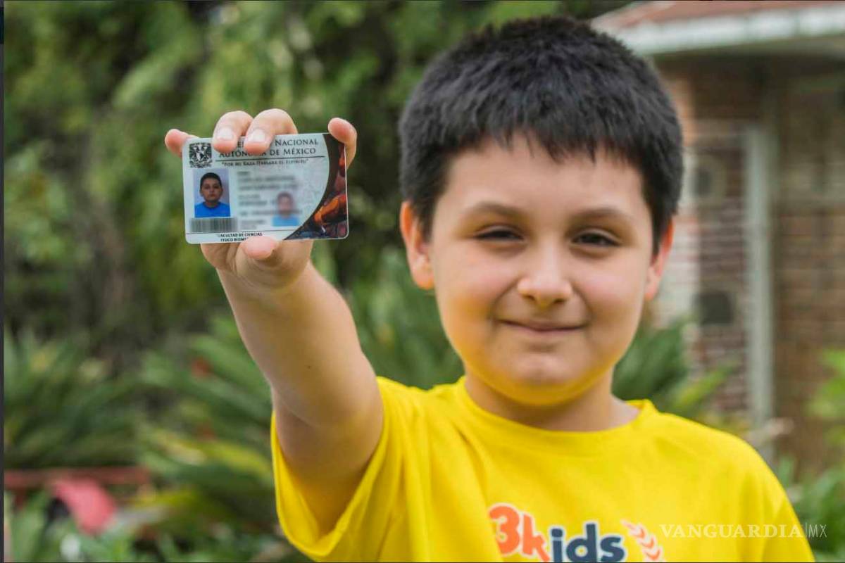 Carlos Santamaría, el niño que estudiará física biomédica en la UNAM, no se considera un genio