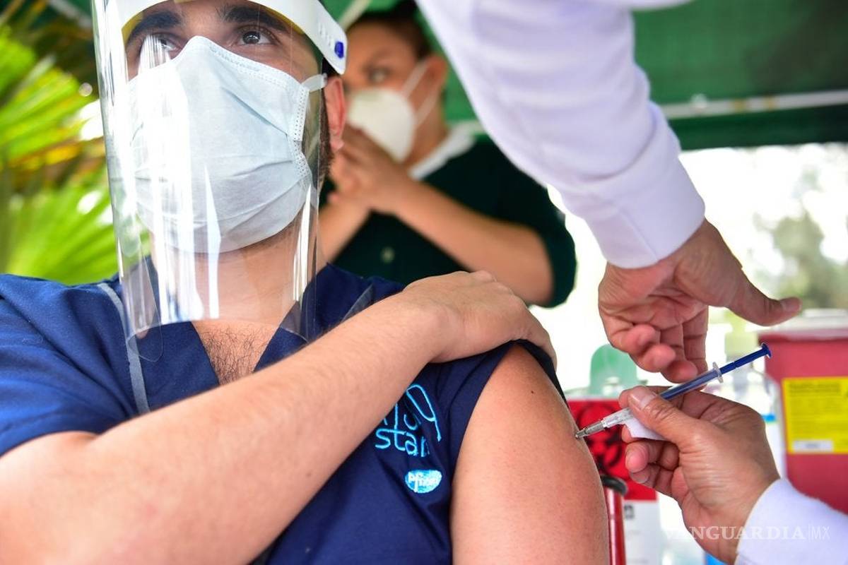 INE dicta medida cautelar contra Morena por uso indebido de programa de vacunación contra Covid