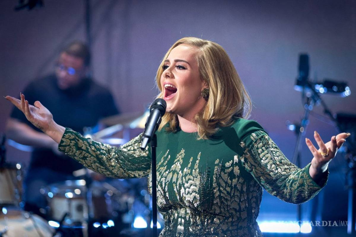 Adele ahora supera a Oasis en Reino Unido