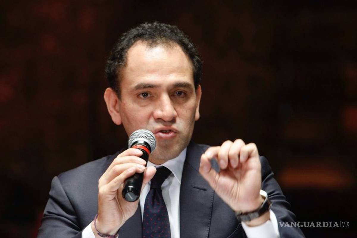 Arturo Herrera reaparece; estímulos, en caso de más deterioro, dice