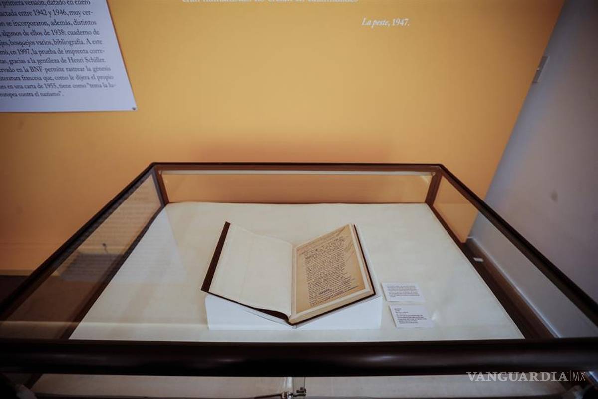 Manuscrito de &quot;La Peste&quot; de Camus sale de Francia por primera vez