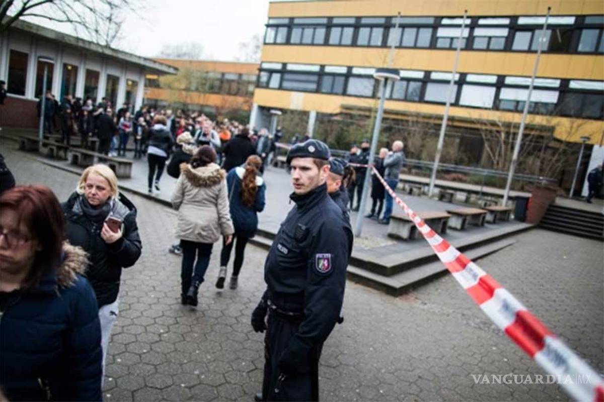 Menor mata a compañero de escuela por 'mirar provocativamente a su madre' en Alemania