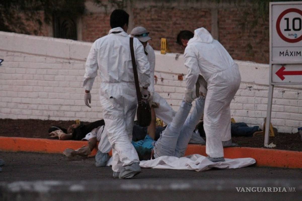 Cártel Santa Rosa de Lima cubre a Guanajuato con narcomantas... asesinan a 4 policías en Celaya
