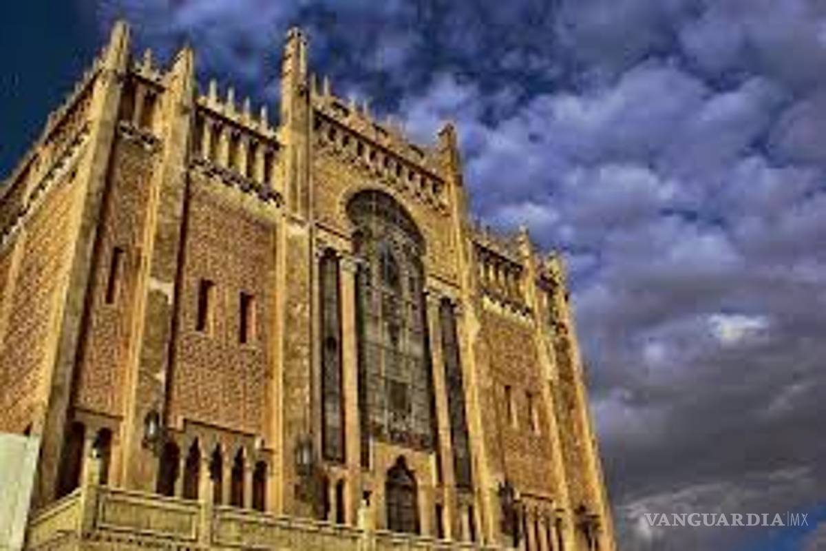 Subdirectora del INBA visita en Torreón teatros Isauro Martínez y Alfonso Garibay