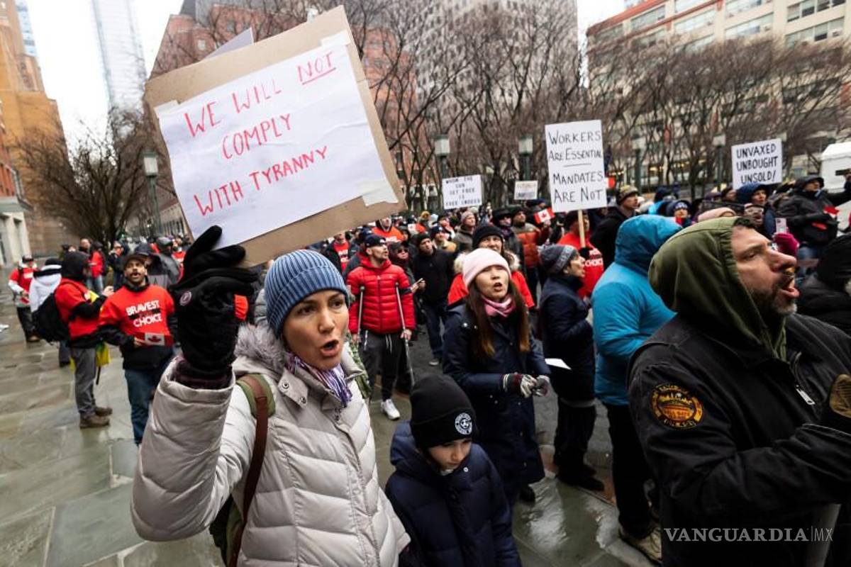 Inician despidos en Nueva York por no vacunarse contra COVID-19; más de 3 mil empleados municipales