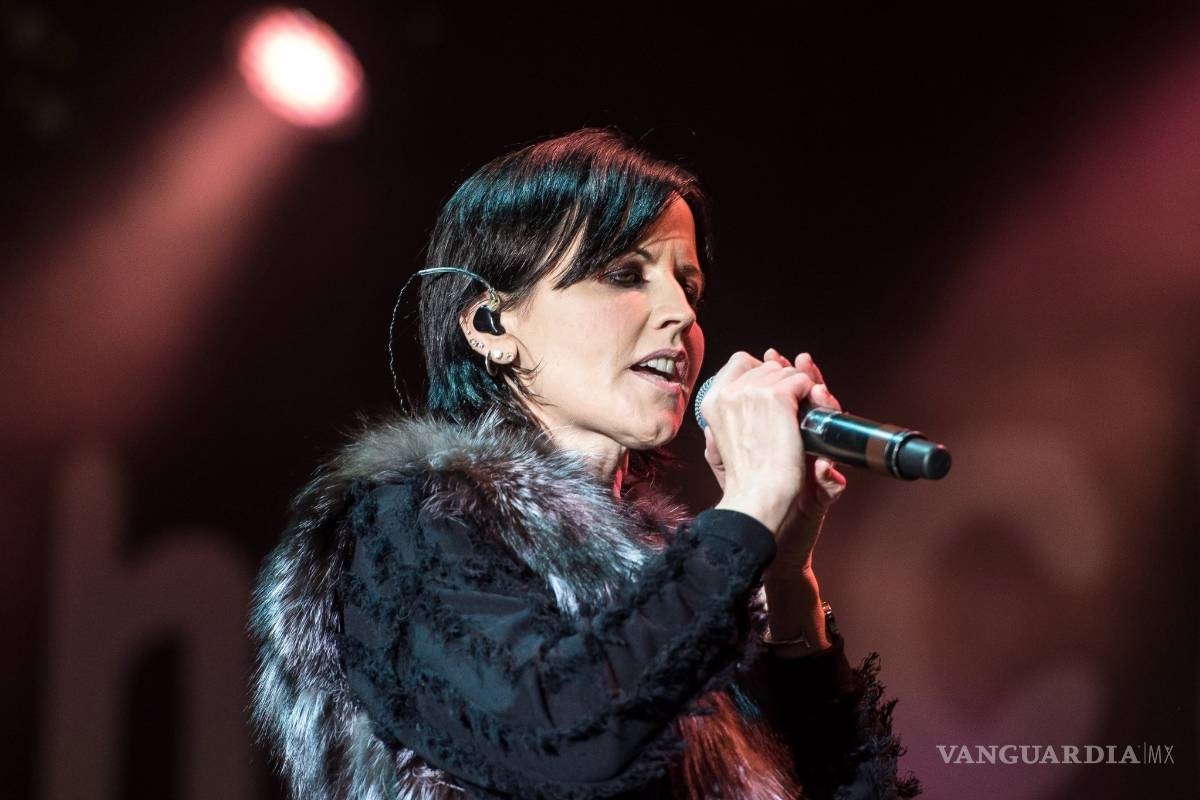 Prensa irlandesa llora a Dolores O'Riordan, la voz de toda una generación