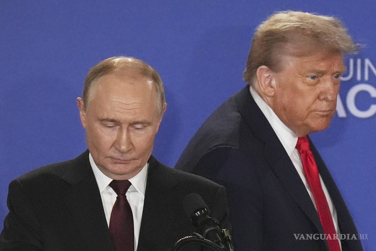 $!Tras la reunión, Trump y Putin ofrecieron una conferencia de prensa conjunta en la que no aceptaron preguntas de periodistas.