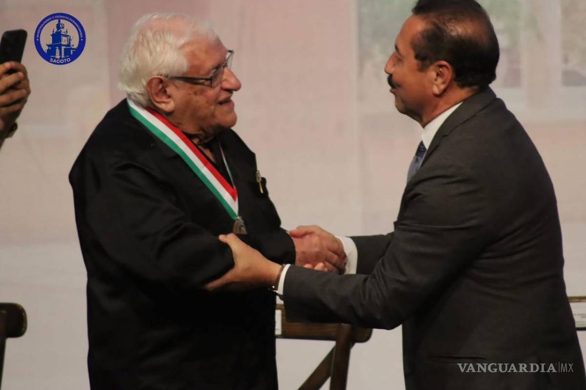 Historiadores y cronistas representan a Coahuila en encuentro nacional en Durango