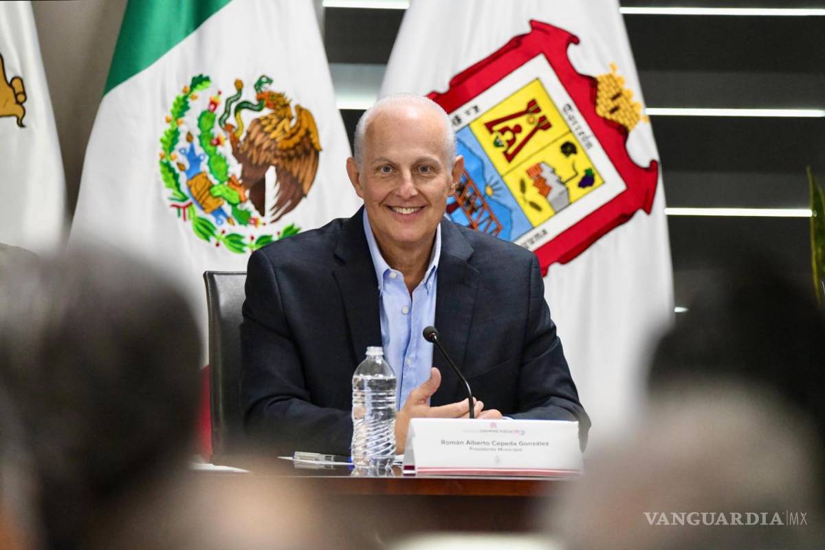 Instruye Román Cepeda a los nuevos funcionarios a más trabajo y menos política (vídeo)