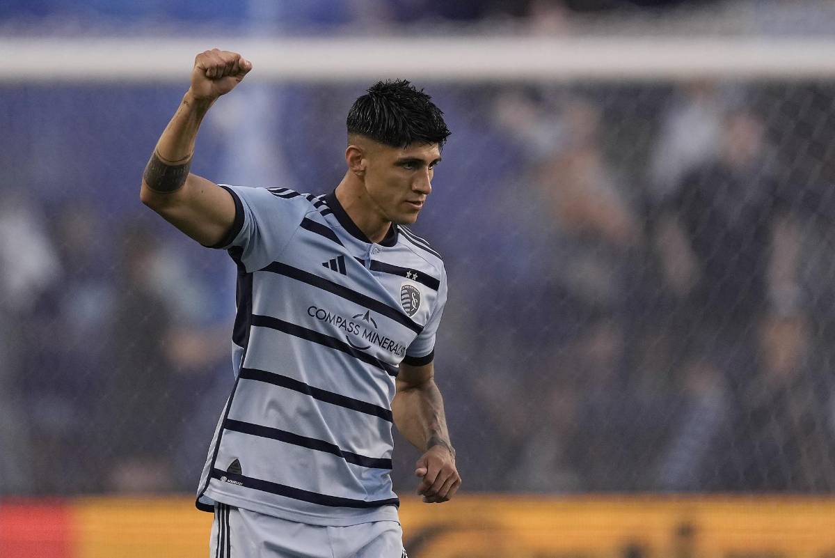 Alan Pulido deja a Chivas para firmar con Kansas City de la MLS