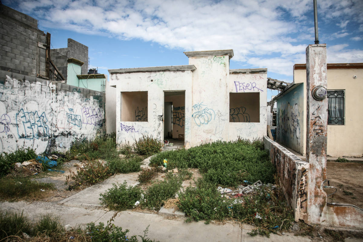 Rematará' Infonavit 150 casas vandalizadas en Coahuila