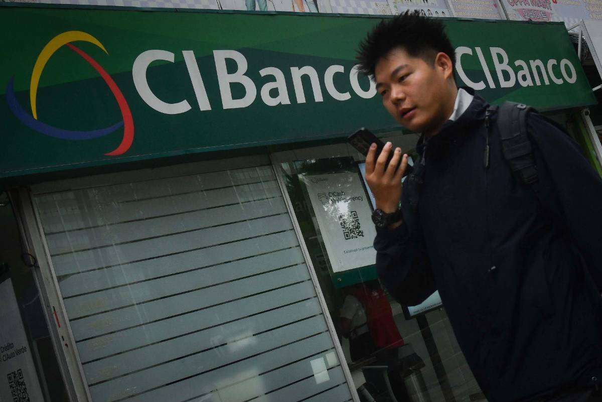 Hacienda autoriza salida de Intercam Banco; incorpora Banco Autofin México