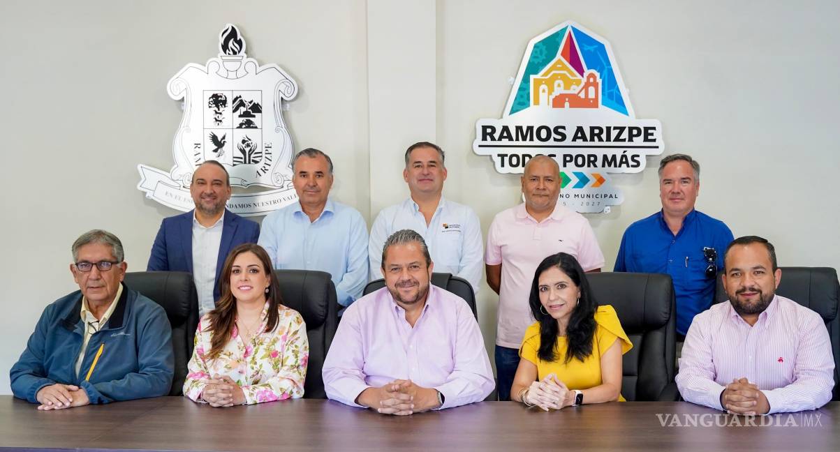 $!El alcalde Tomás Gutiérrez Merino encabezó la instalación de la Junta Catastral en Ramos Arizpe.