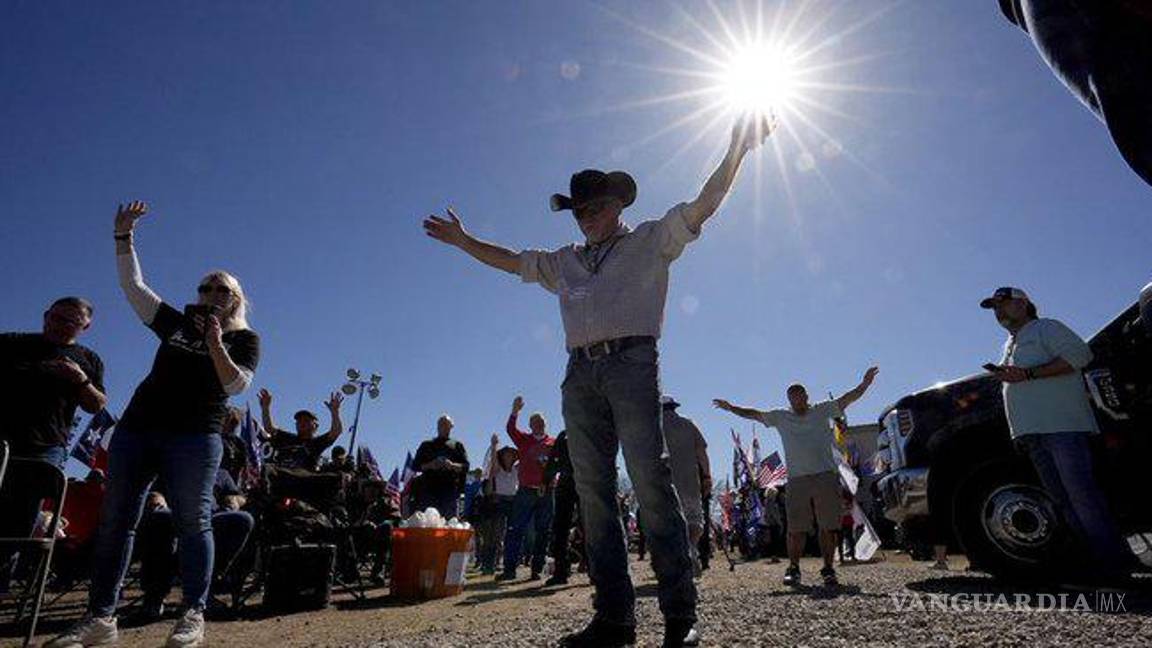 $!‘Ejército de Dios’ llega a la frontera con México; extremistas de EU acusan invasión migrante