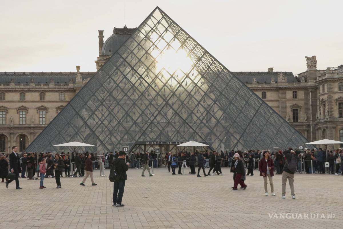Detienen a dos sospechosos por el ‘robo del siglo’ al Museo de Louvre en París