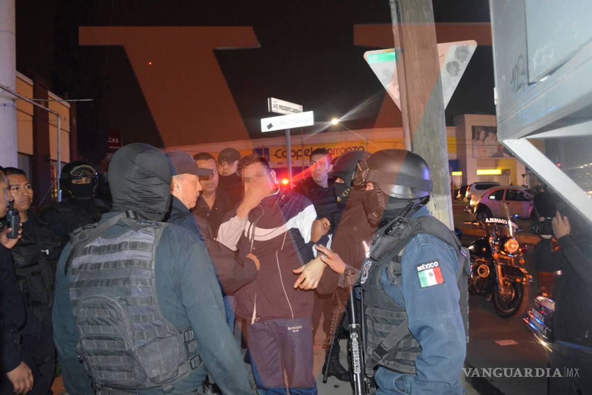 $!Afirman hay saqueos en Saltillo; evacuan varias tiendas