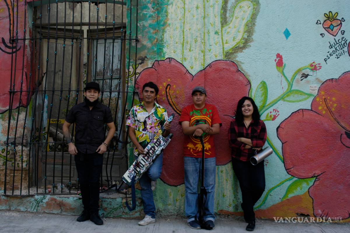 Los Fumancheros van duro contra el sistema con su cumbia villera